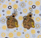 DIGITAL DOWNLOAD Honey Comb Bee Skull Sketch Snap Tab